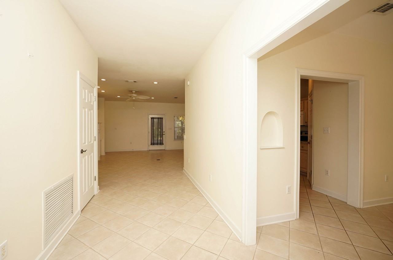 1703 Ingrid Ct - Photo 5 of 40