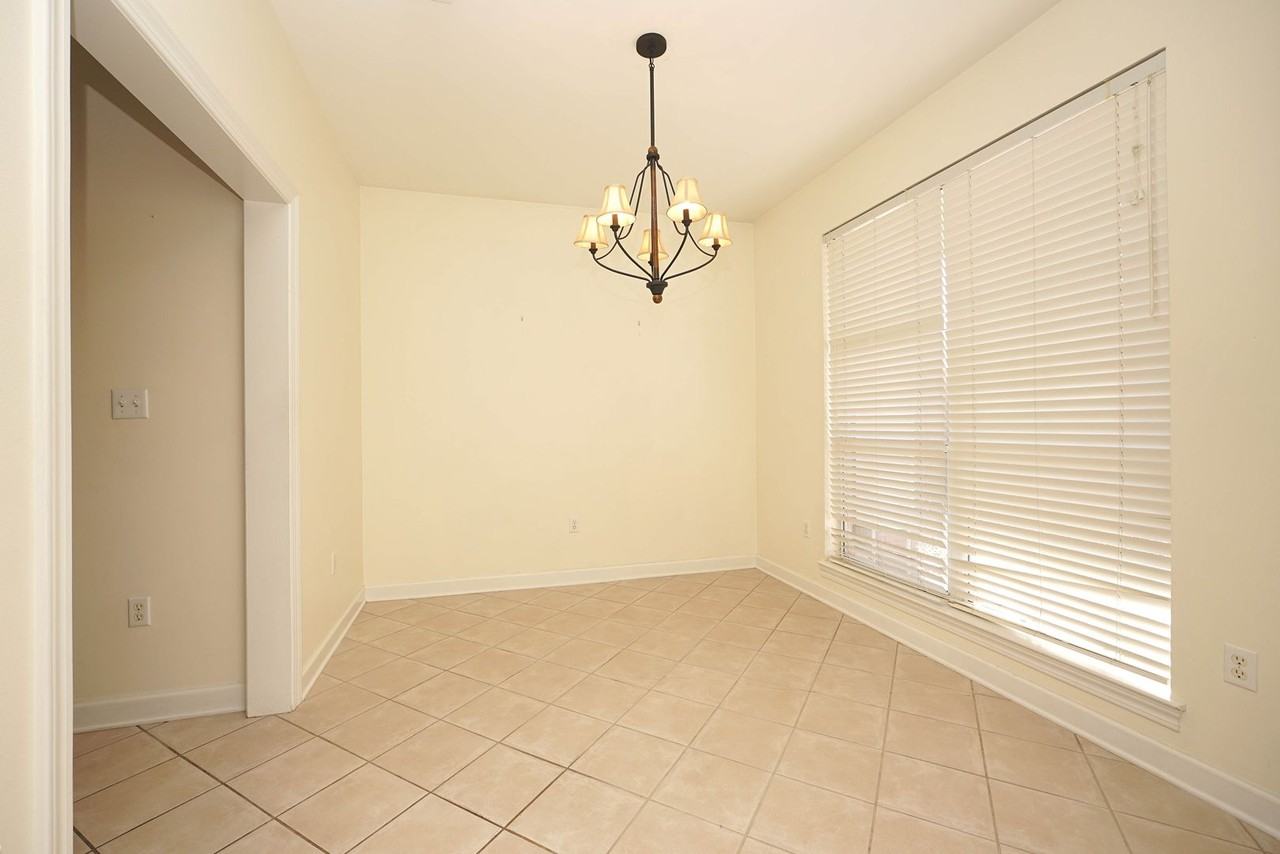 1703 Ingrid Ct - Photo 7 of 40