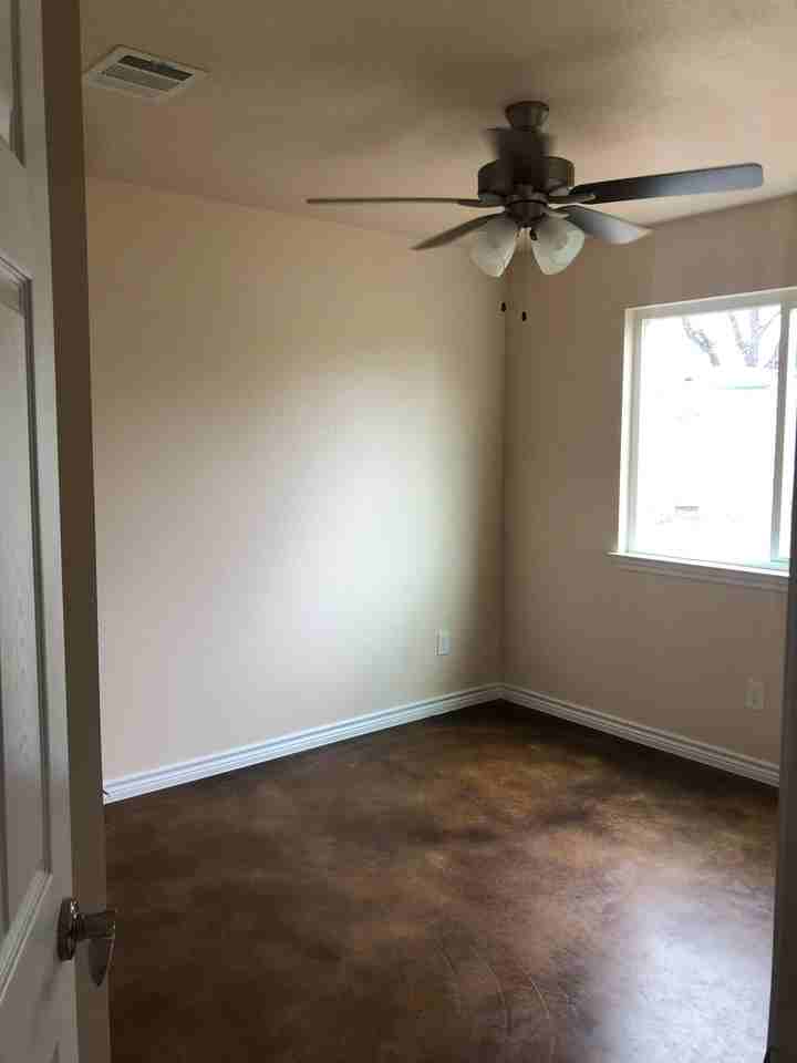 509 College St - Photo 3 of 18
