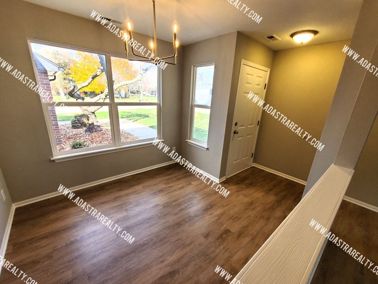 121 Ames St - Photo 3 of 28