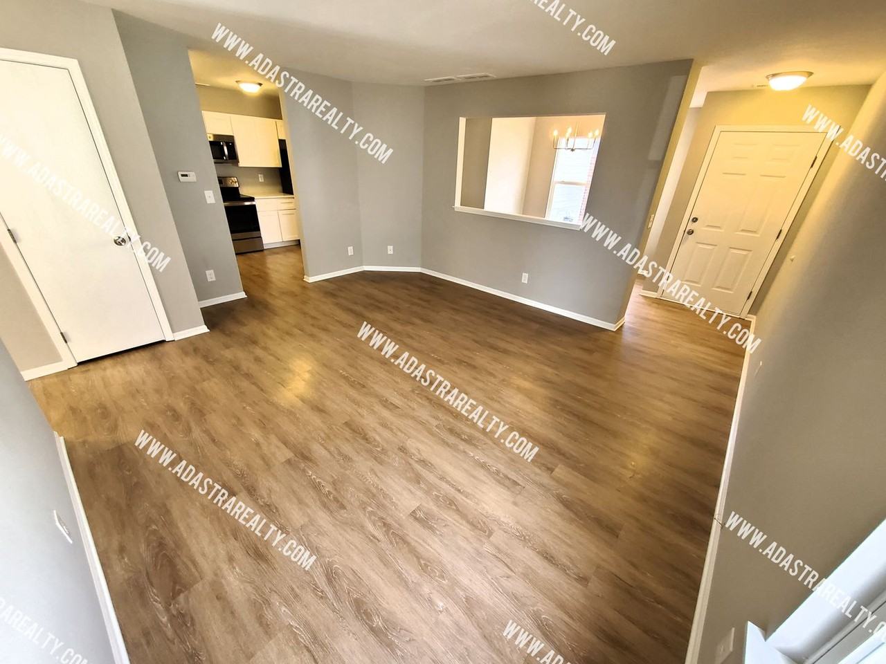 121 Ames St - Photo 4 of 28