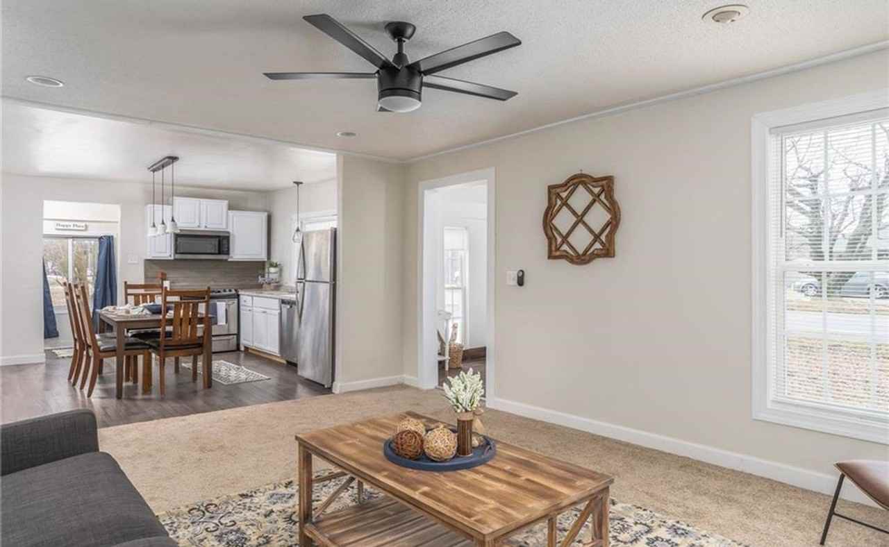 2405 Darrow Rd - Photo 5 of 11