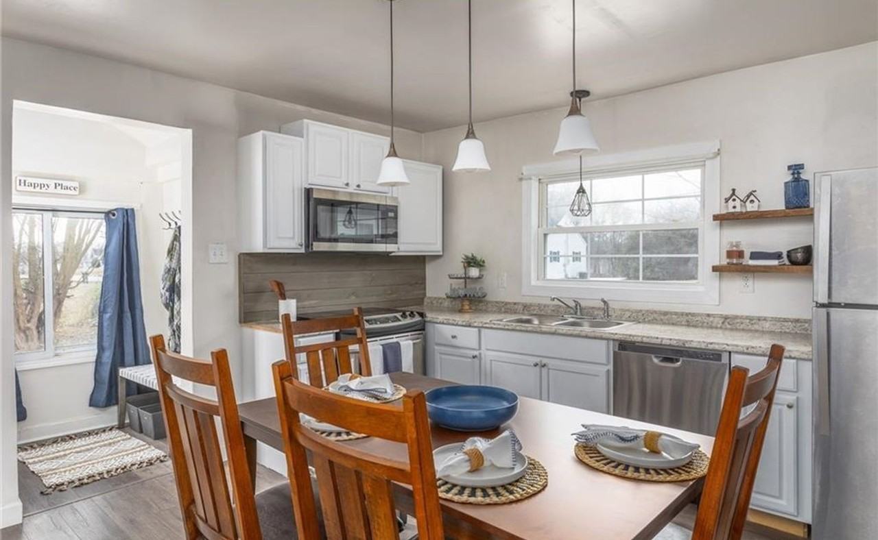 2405 Darrow Rd - Photo 6 of 11