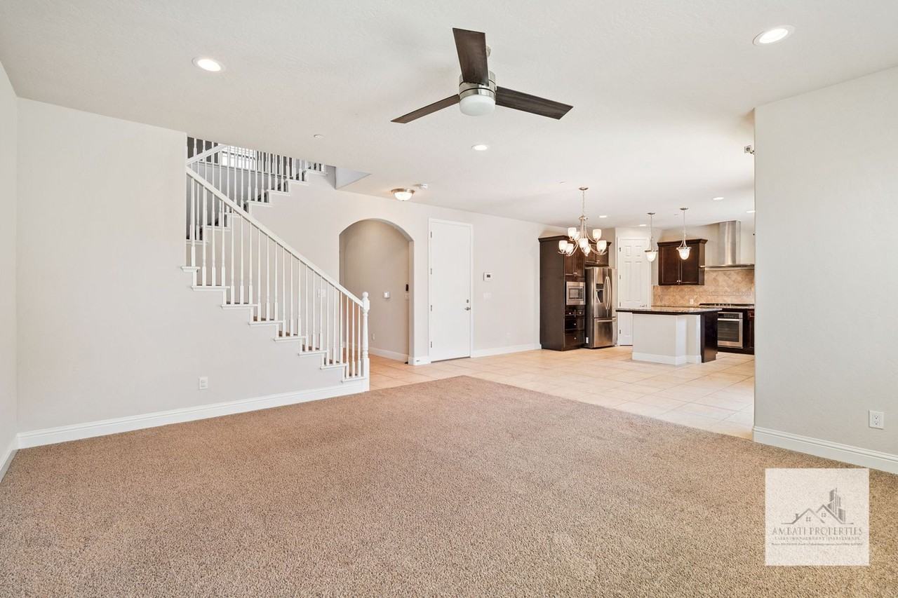 1857 E Via Bella Ave - Photo 2 of 10