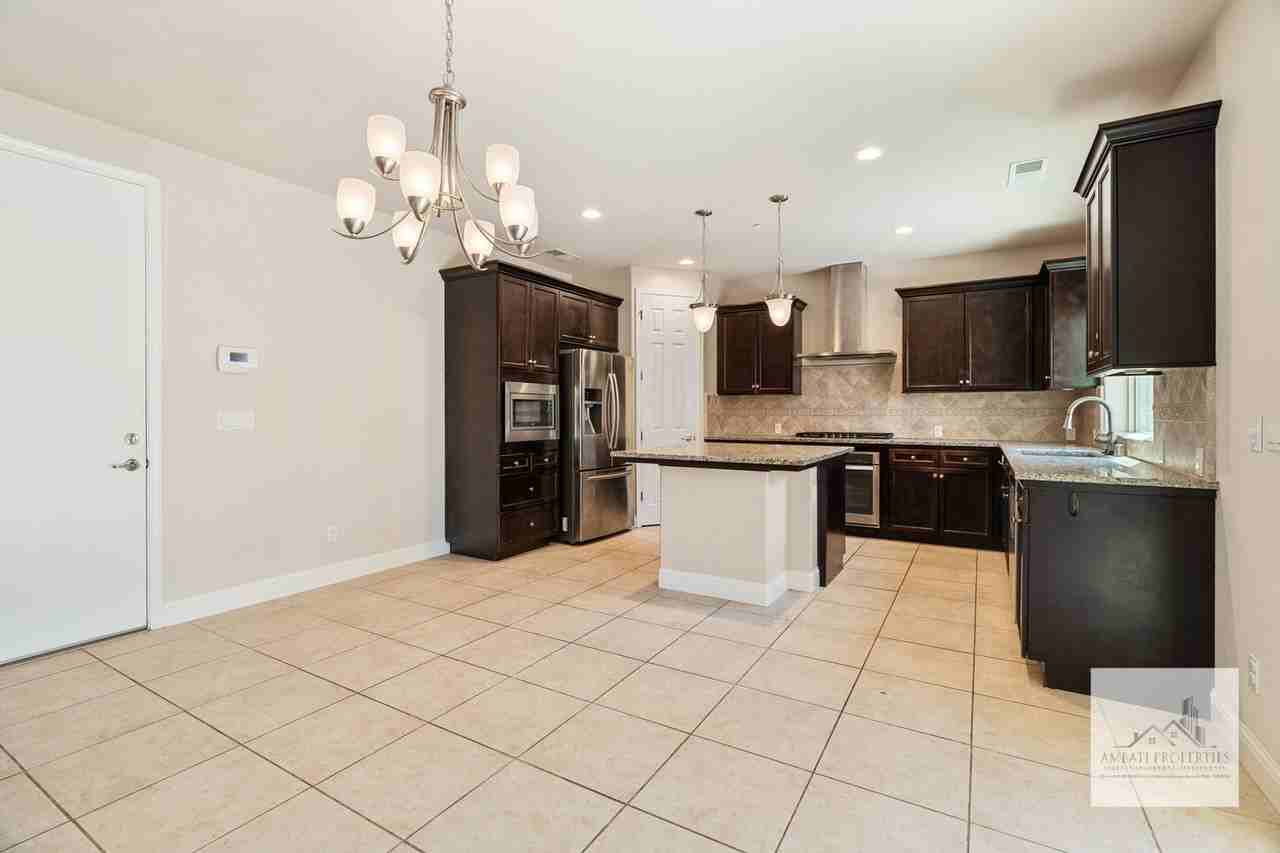 1857 E Via Bella Ave - Photo 5 of 10