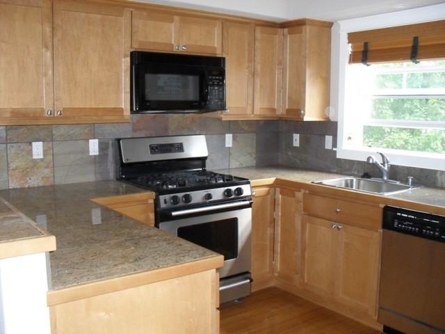 1806 14th Ave - Photo 2 of 13