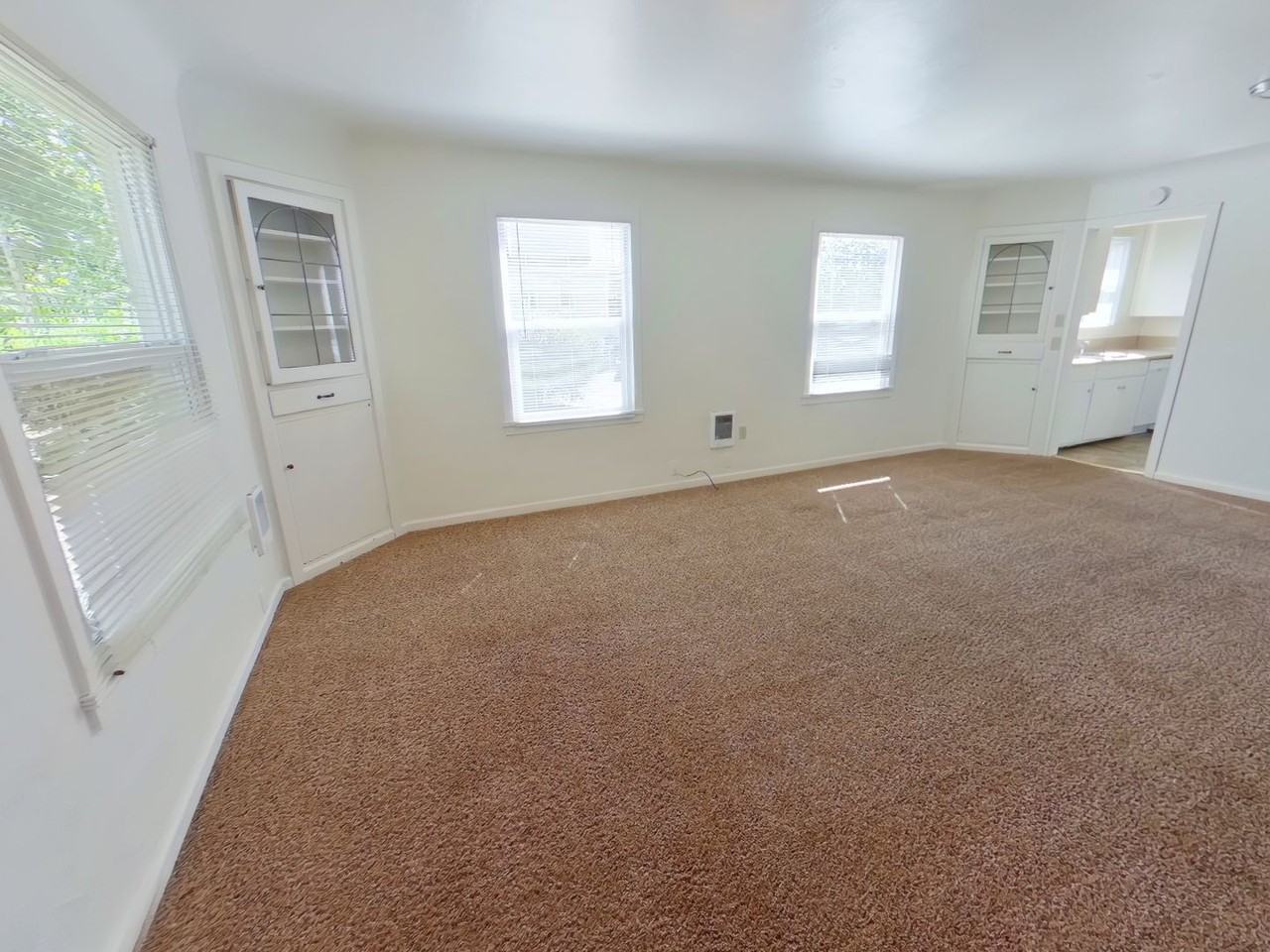 658 E 17th Ave - Photo 4 of 14