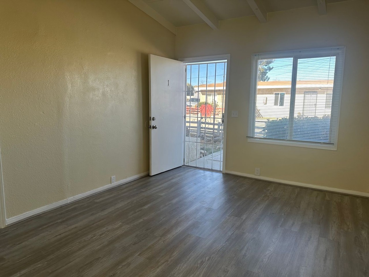 2841 B Street - Photo 3 of 23