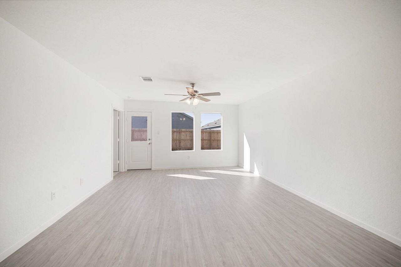 2436 Lost Creek Rd - Photo 5 of 25