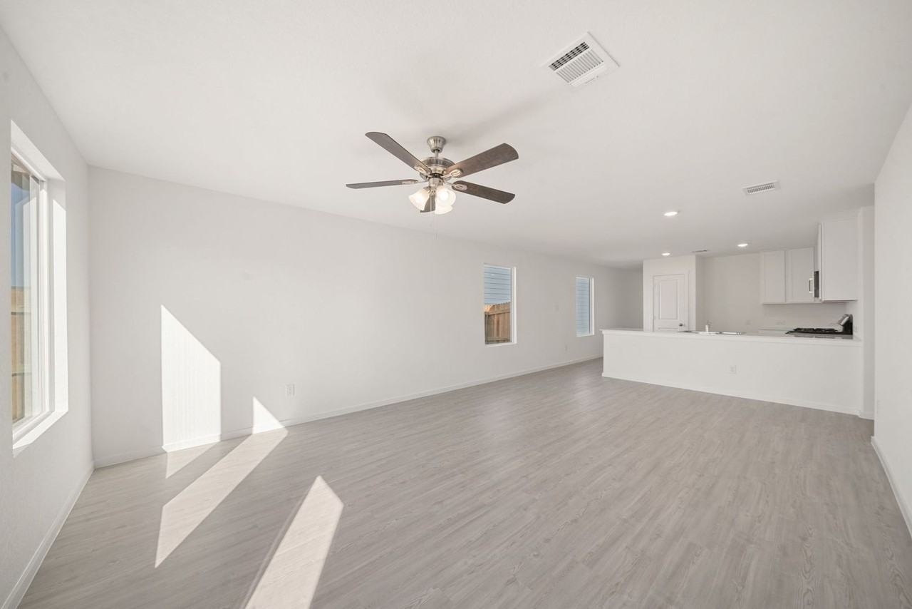 2436 Lost Creek Rd - Photo 6 of 25