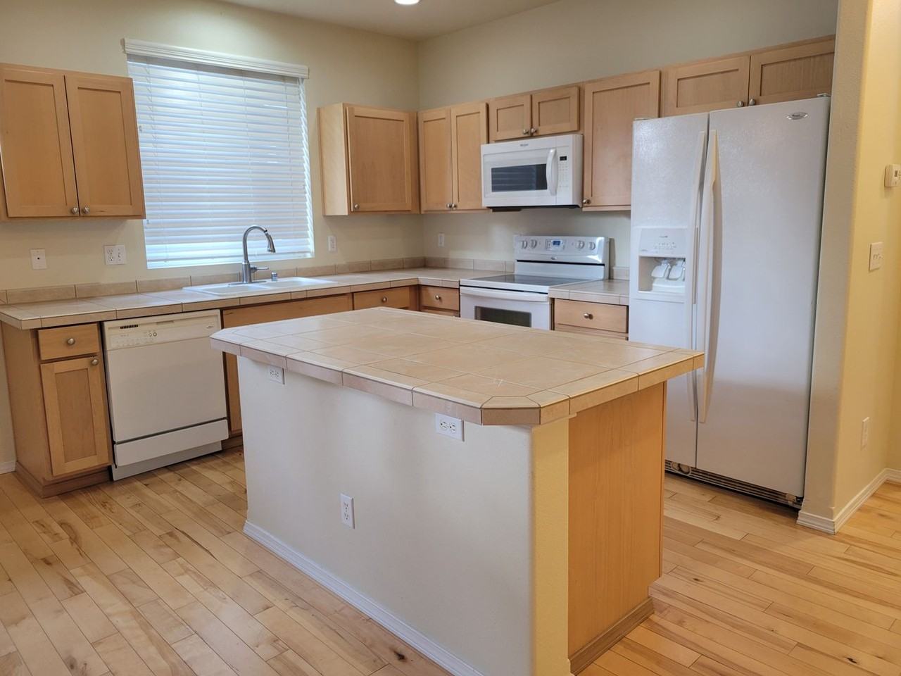 8908 Campus Meadows Loop Ne - Photo 4 of 24