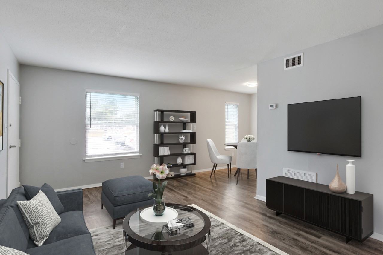 2800 Capital Square Apartments - Photo 4 of 43