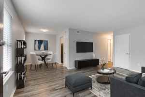 featured image of 2800 Capital St