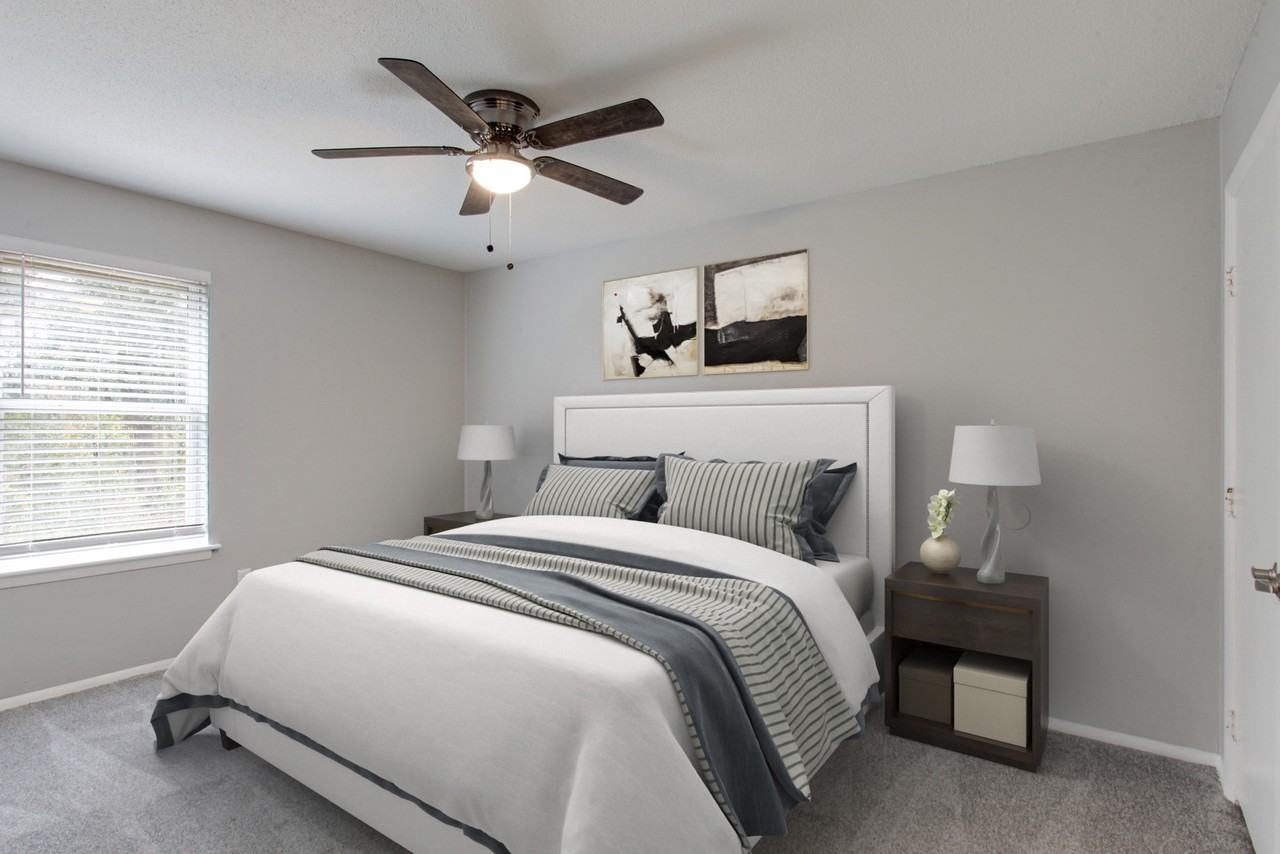 2800 Capital Square Apartments - Photo 3 of 43