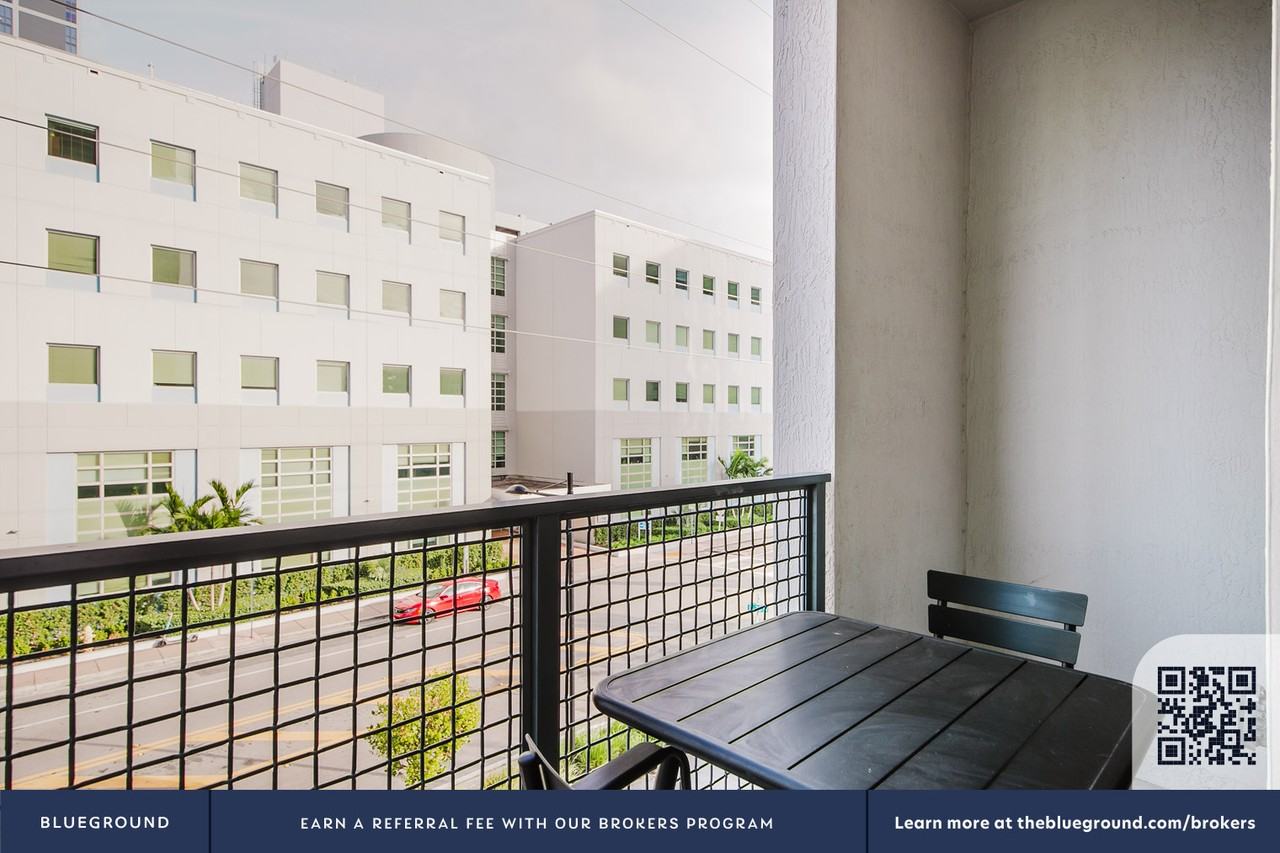 3811 Shipping Ave #125 - Photo 5 of 37