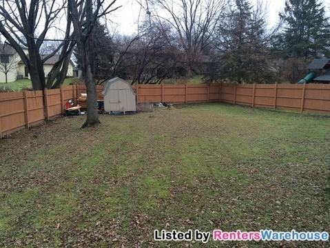 16783 Lyons Ave SE - Photo 2 of 13