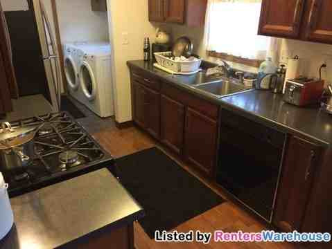 16783 Lyons Ave SE - Photo 3 of 13