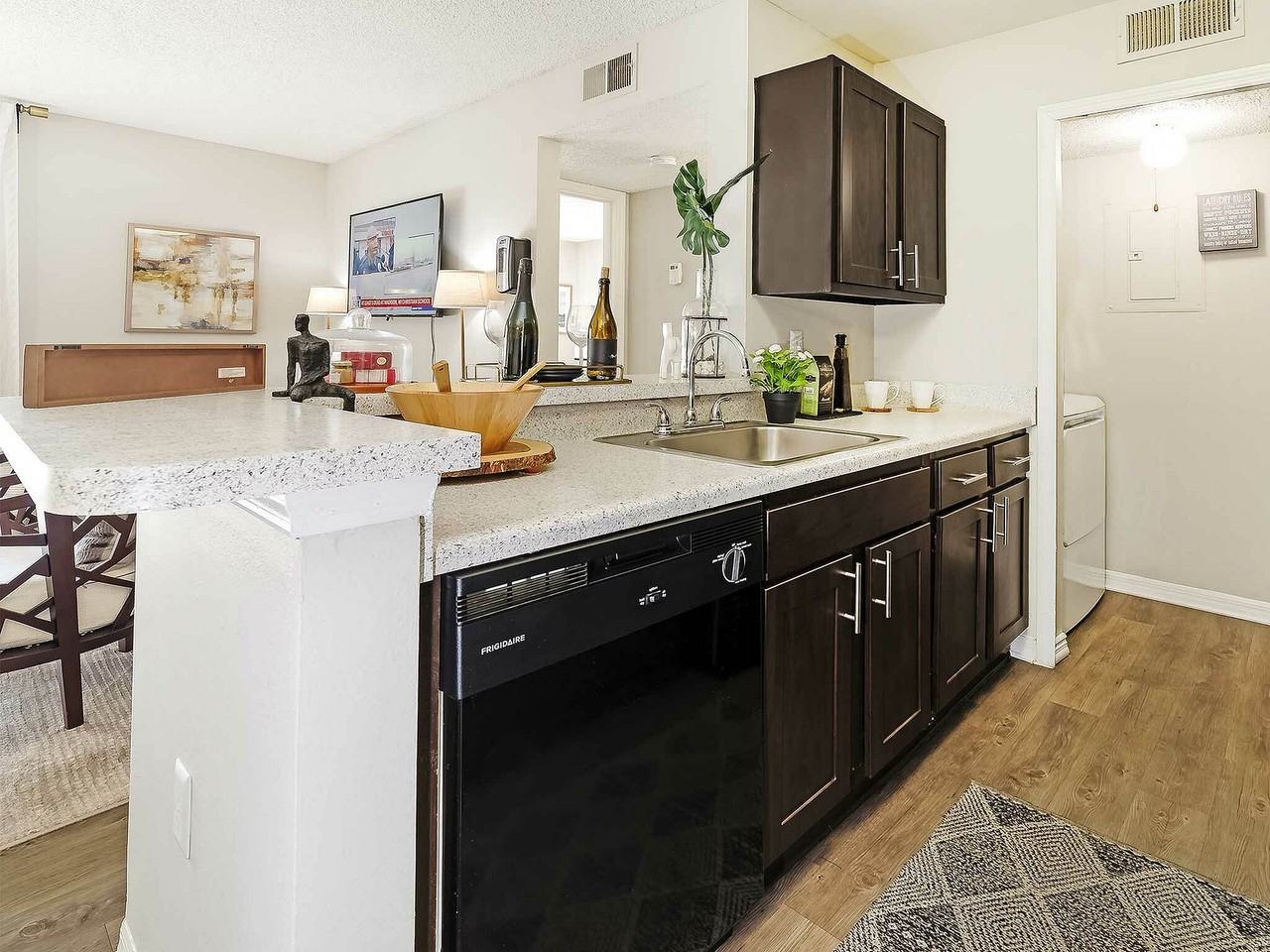 Advenir at The Oaks - Photo 4 of 37