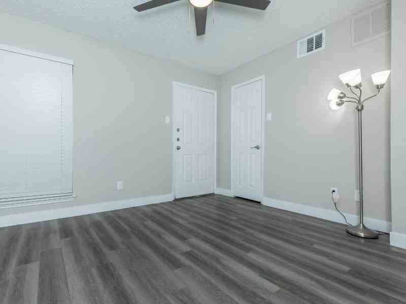 Villas on Rosemeade East - Photo 6 of 85