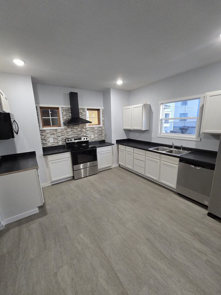 1627 Washington Ave Se #NA - Photo 2 of 7