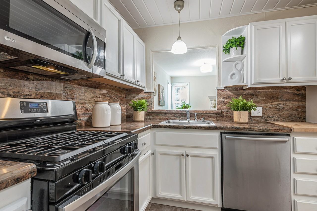 370 Hamilton Ave #101 - Photo 4 of 15