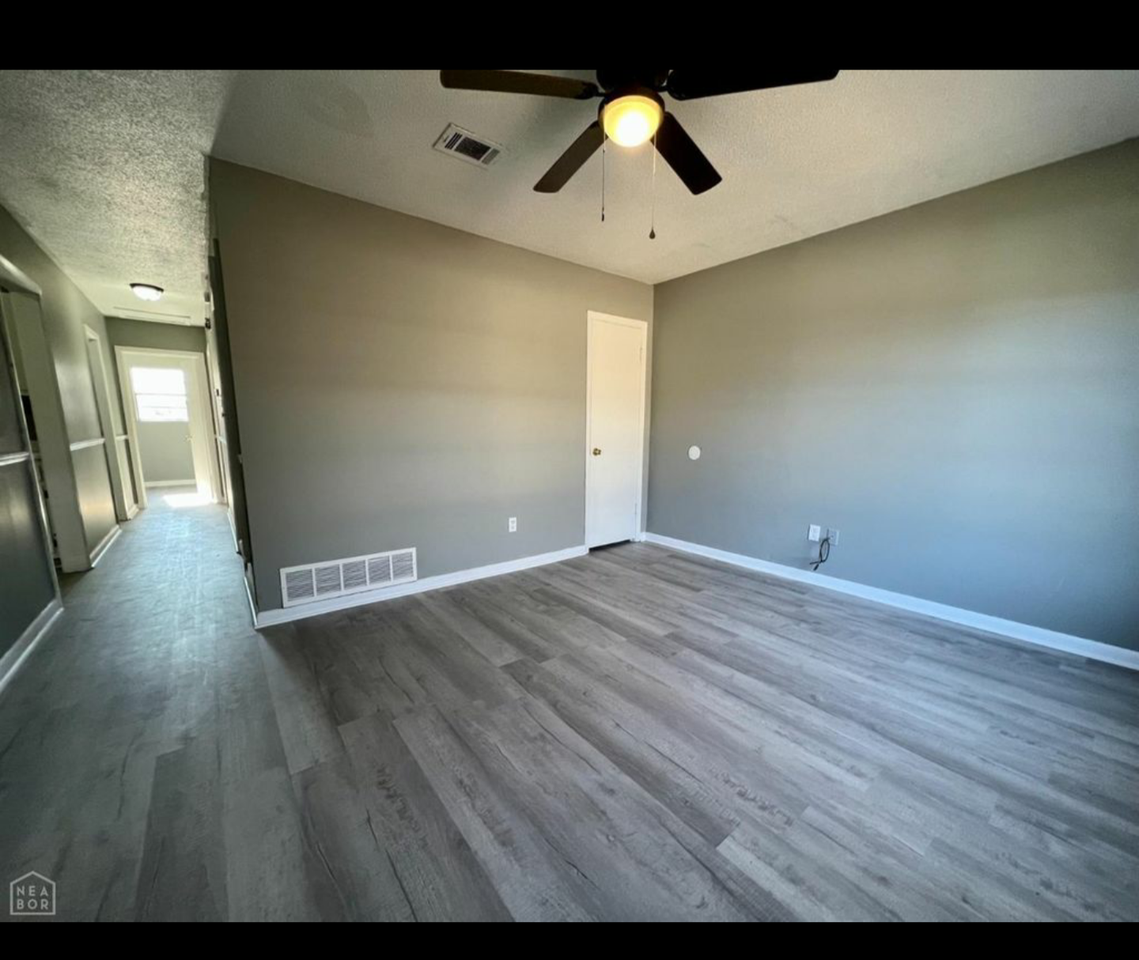 3505 Fairview Dr #NA - Photo 2 of 8