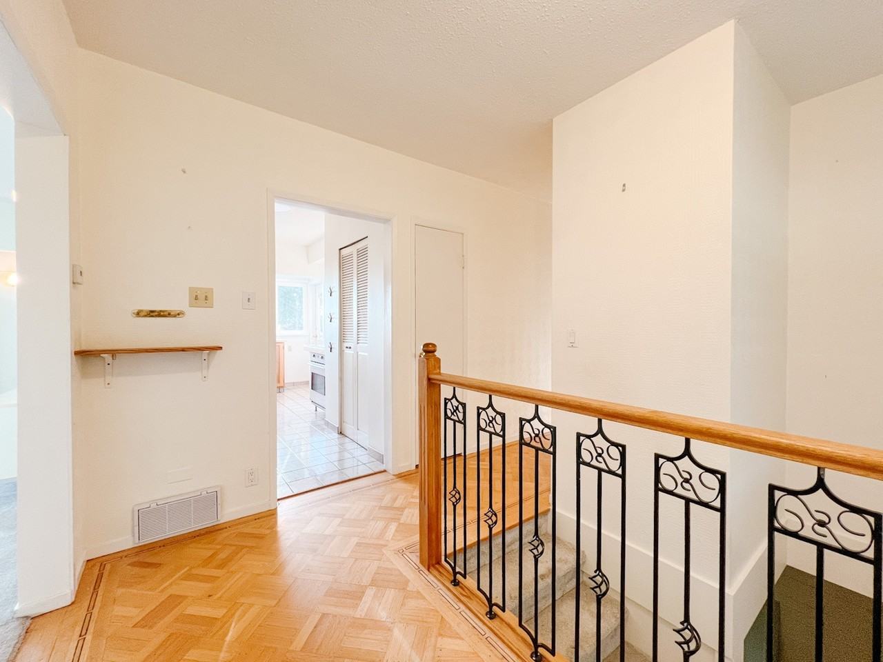 2354 Haywood Avenue - Photo 3 of 36