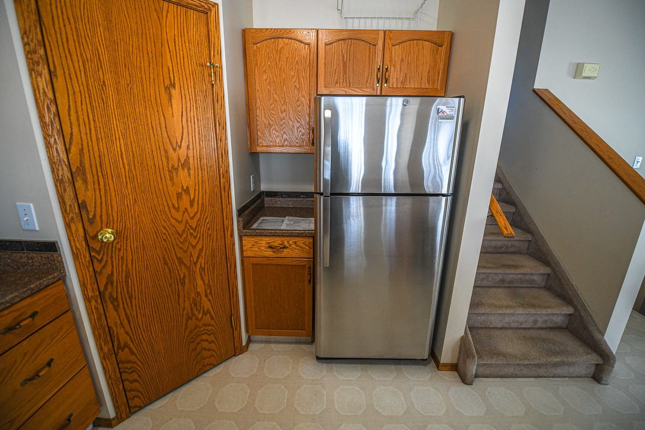 9706 126 Ave - Photo 7 of 15