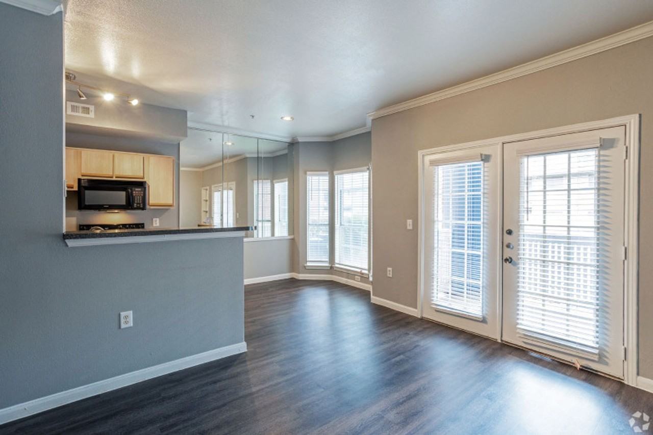 The Hamilton Apartments - Photo 5 of 34