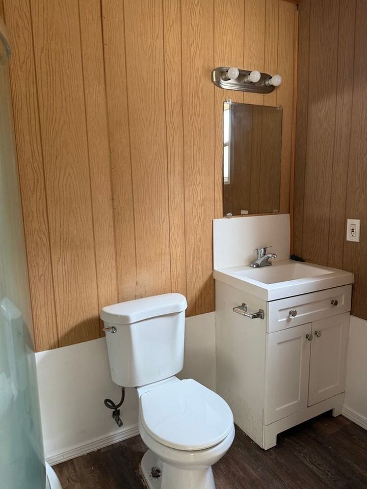 819 29th St E - Photo 6 of 7