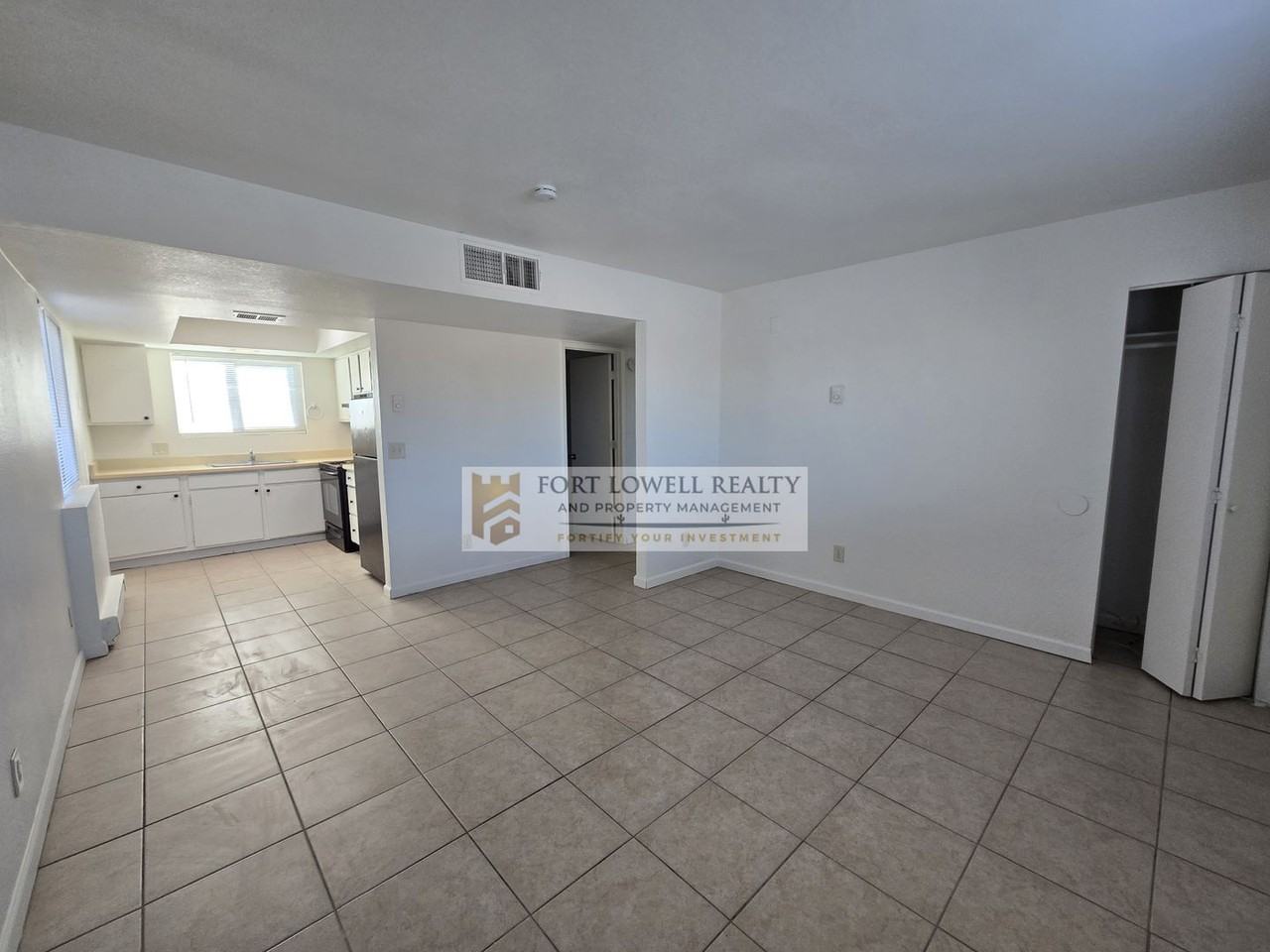 330 East Corona Road #1101 - Photo 6 of 18