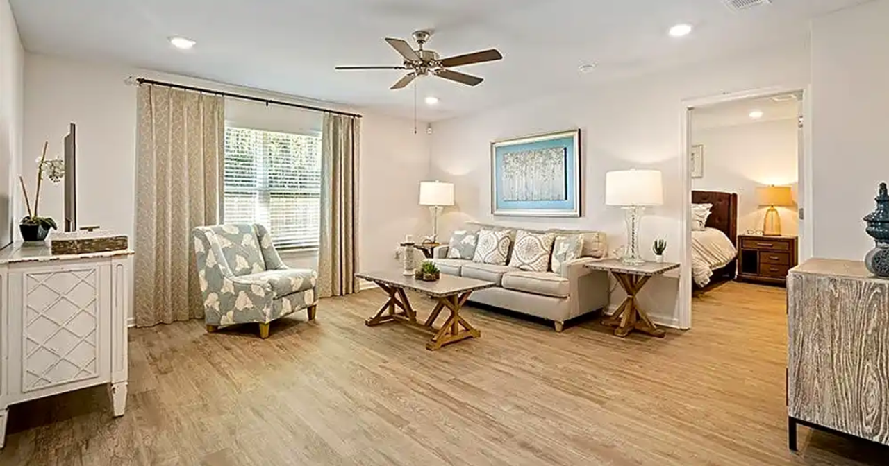 8001 Westwood Circle - Photo 3 of 50