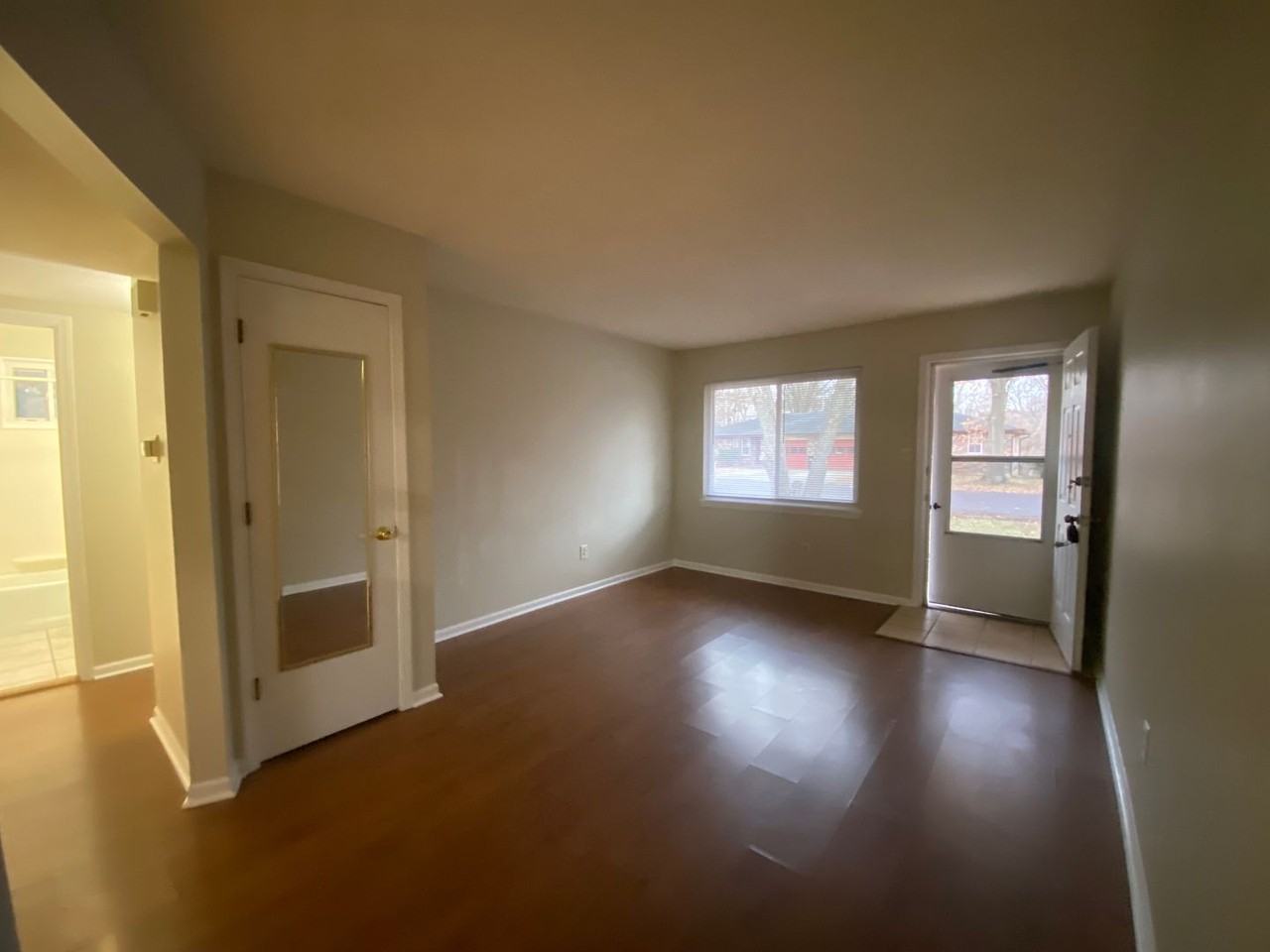 2525 E Heying Dr - Photo 4 of 9