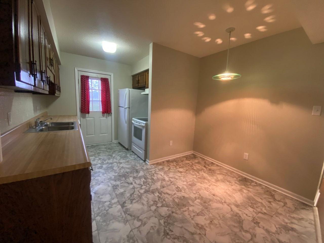 2525 E Heying Dr - Photo 6 of 9