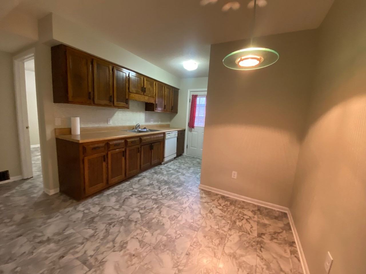 2525 E Heying Dr - Photo 7 of 9