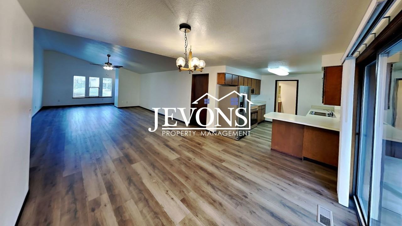 1202 S 39th Ave #A - Photo 6 of 44