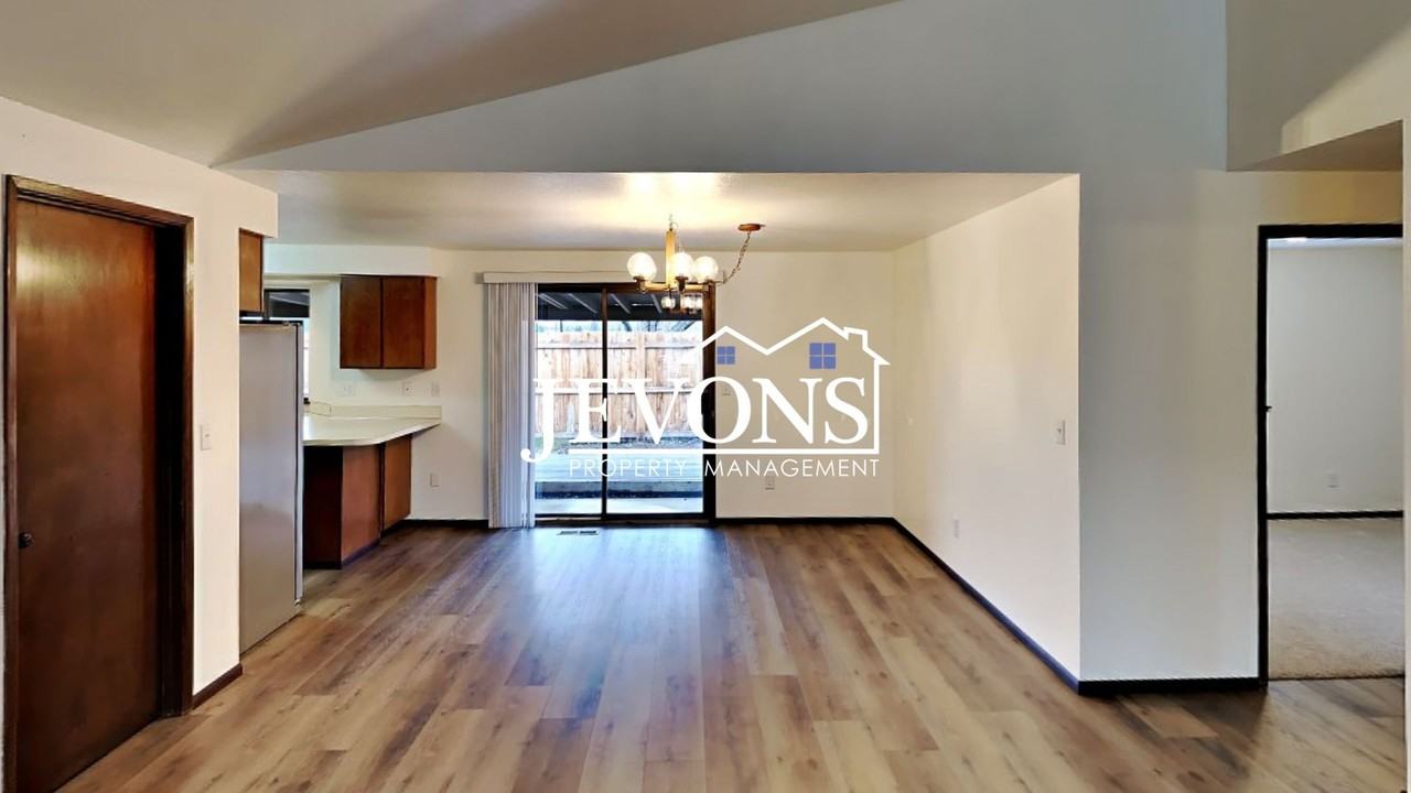 1202 S 39th Ave #A - Photo 7 of 41