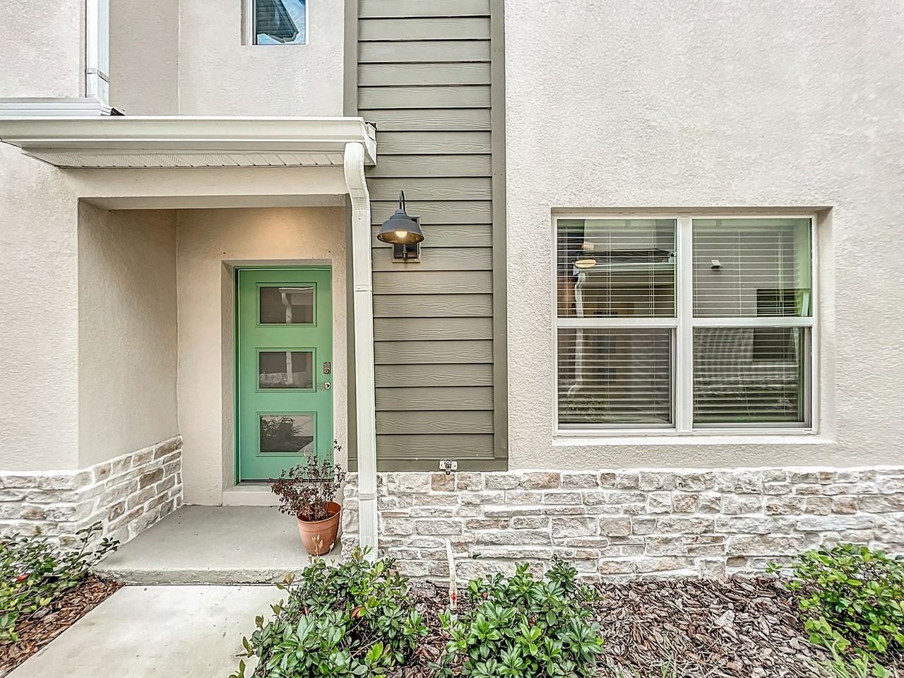 231 Dapper Ct - Photo 2 of 50