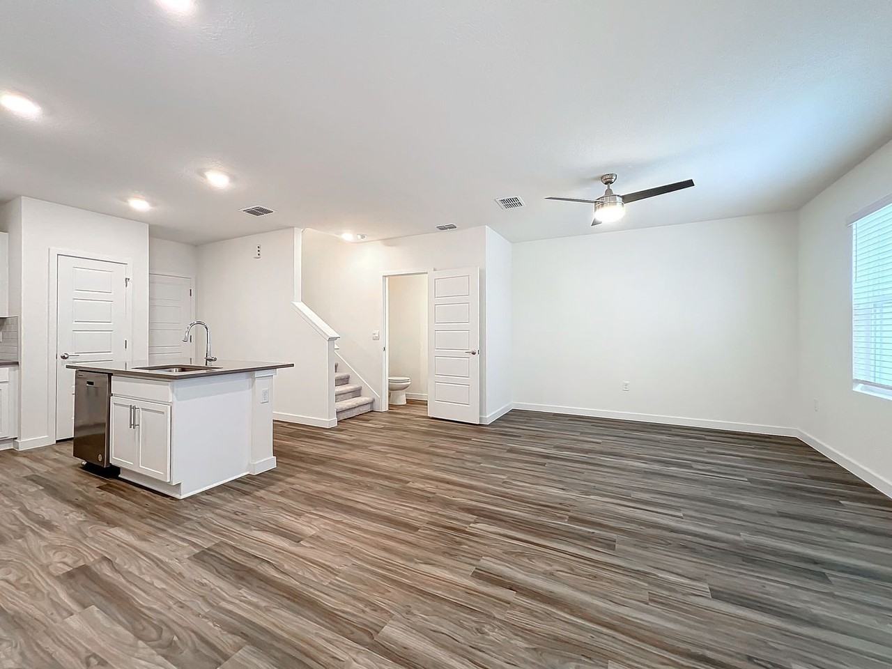 231 Dapper Ct - Photo 3 of 50