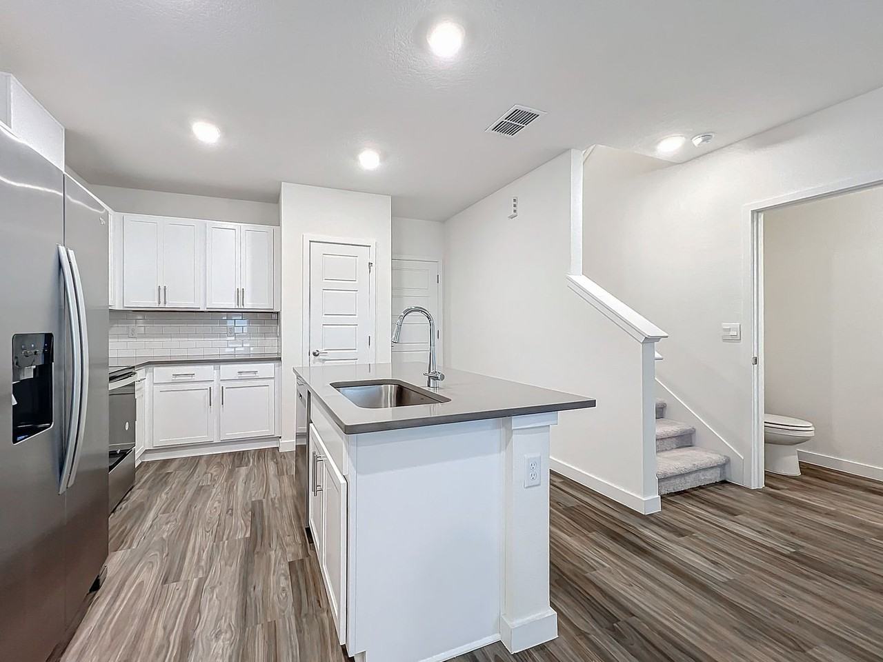 231 Dapper Ct - Photo 6 of 50