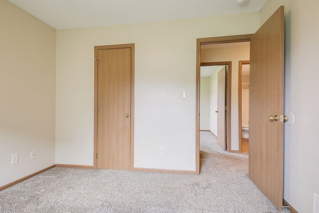 600 N Harding St Apt A - Photo 2 of 15