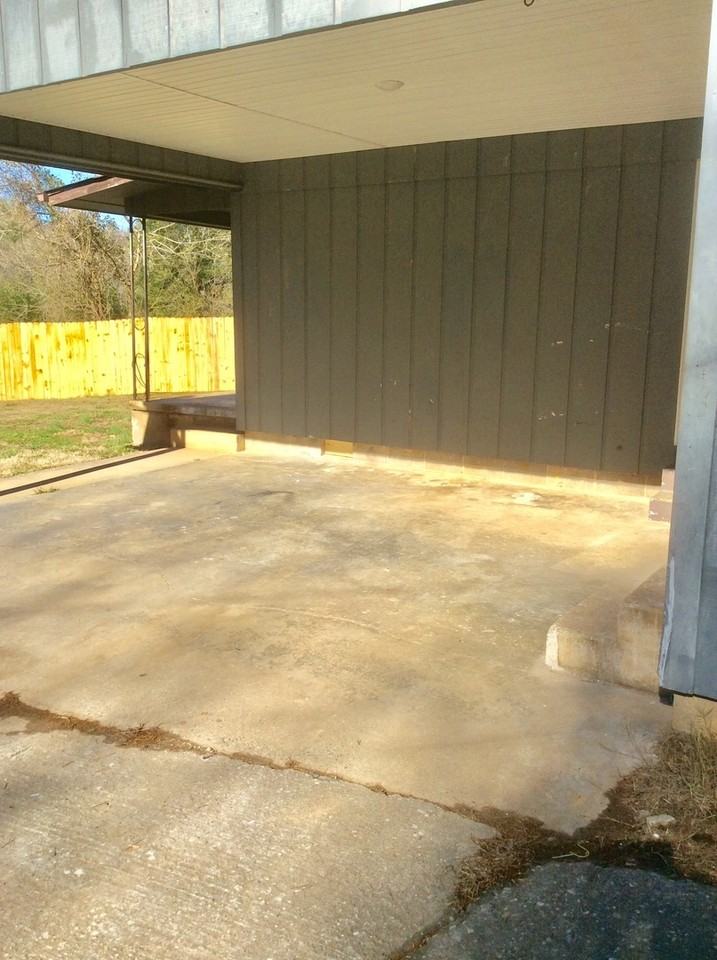 327 Wade Decker Rd - Photo 3 of 15