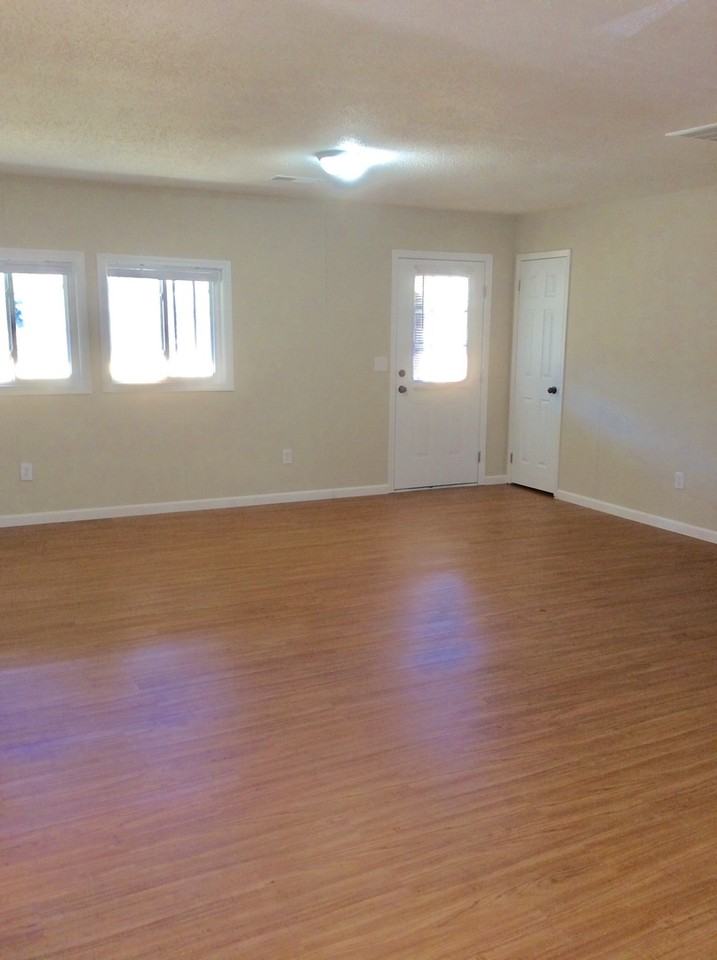 327 Wade Decker Rd - Photo 5 of 15