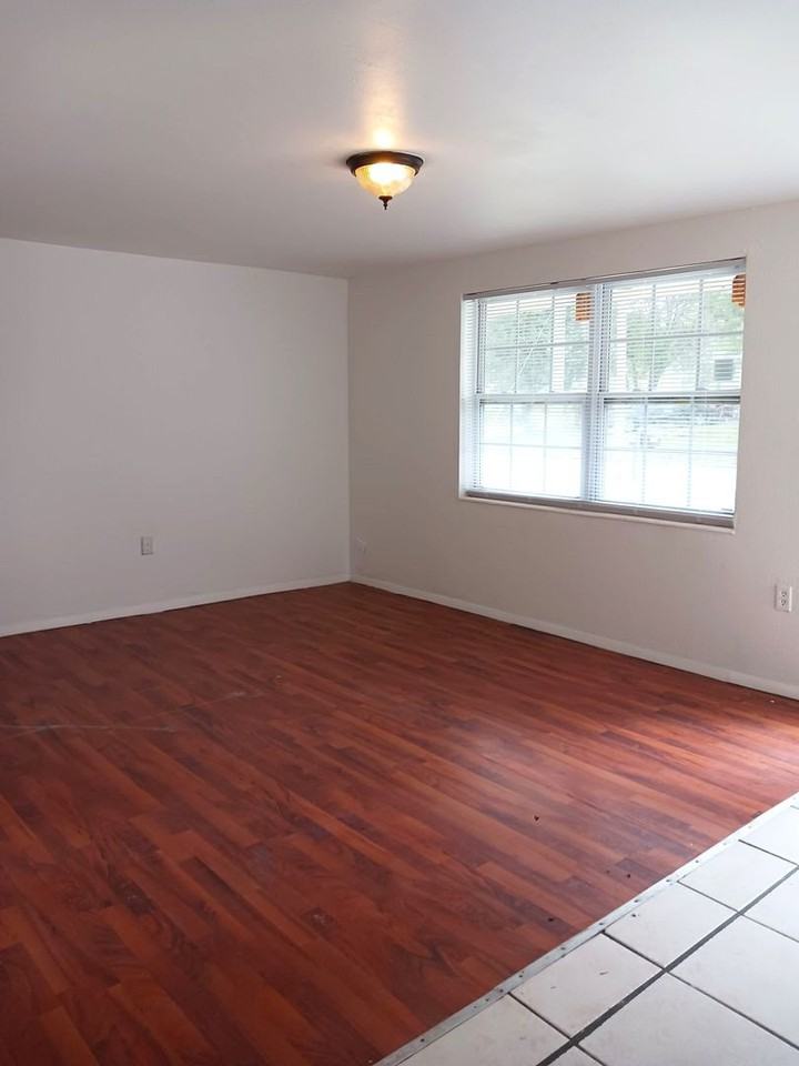 21377 Campbell Dr - Photo 4 of 13
