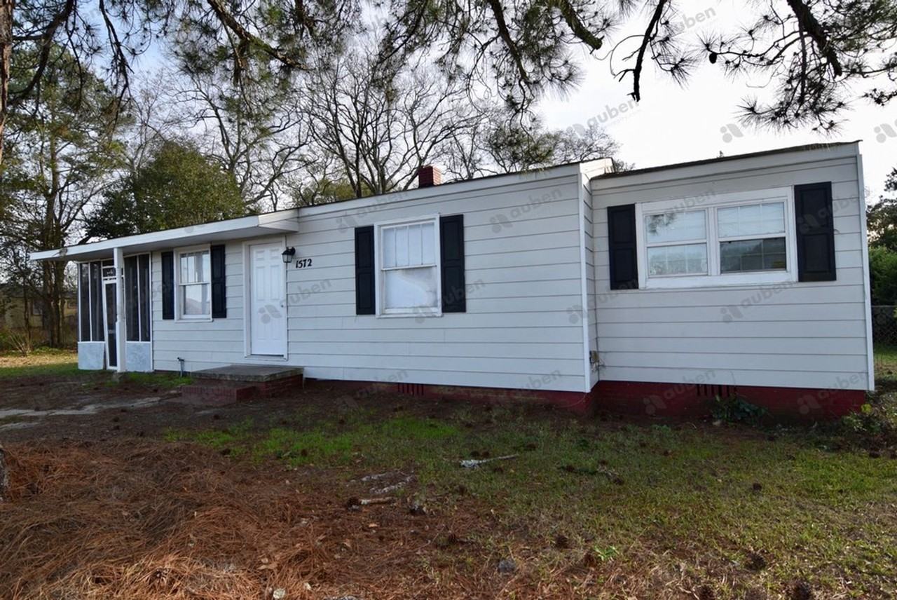 1572 Koger St - Photo 3 of 31