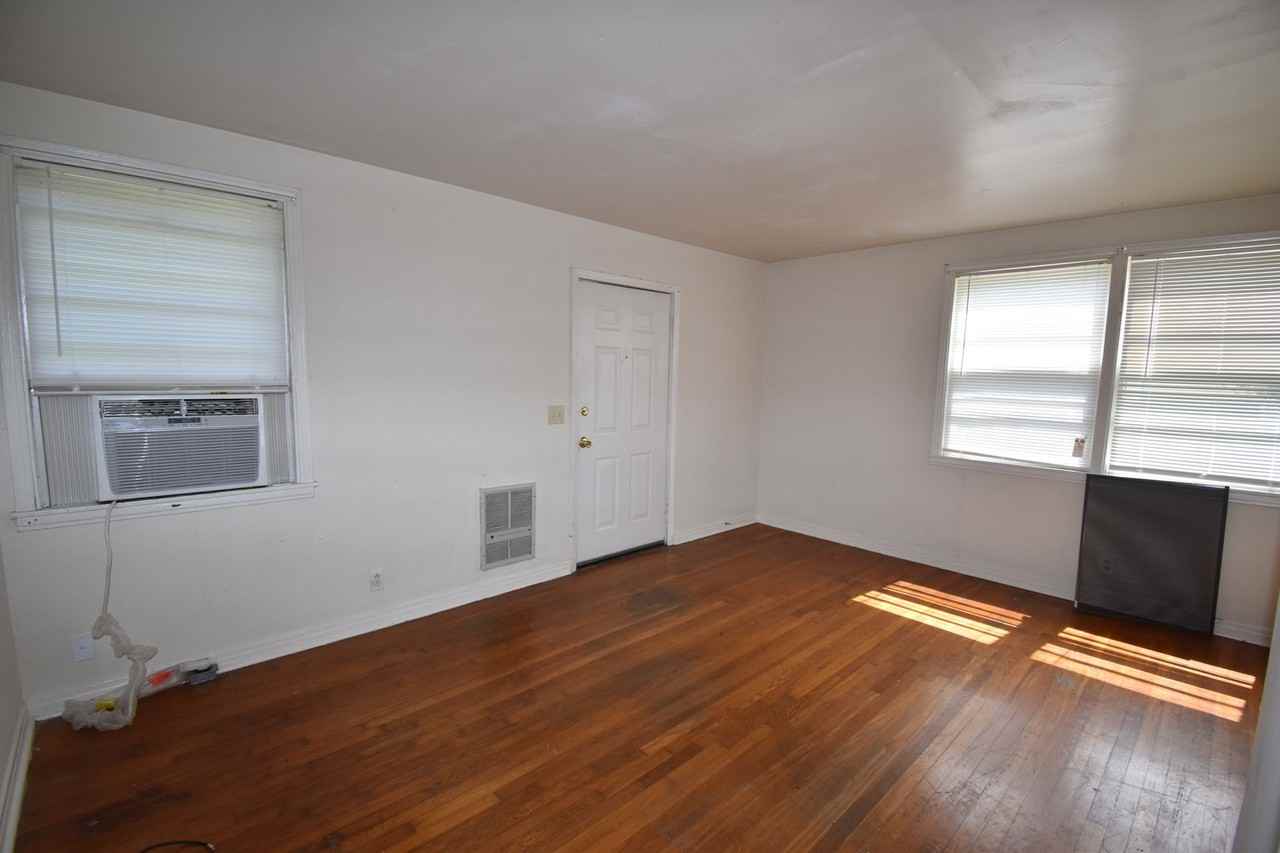 986 Woody Hills Dr - Photo 4 of 16
