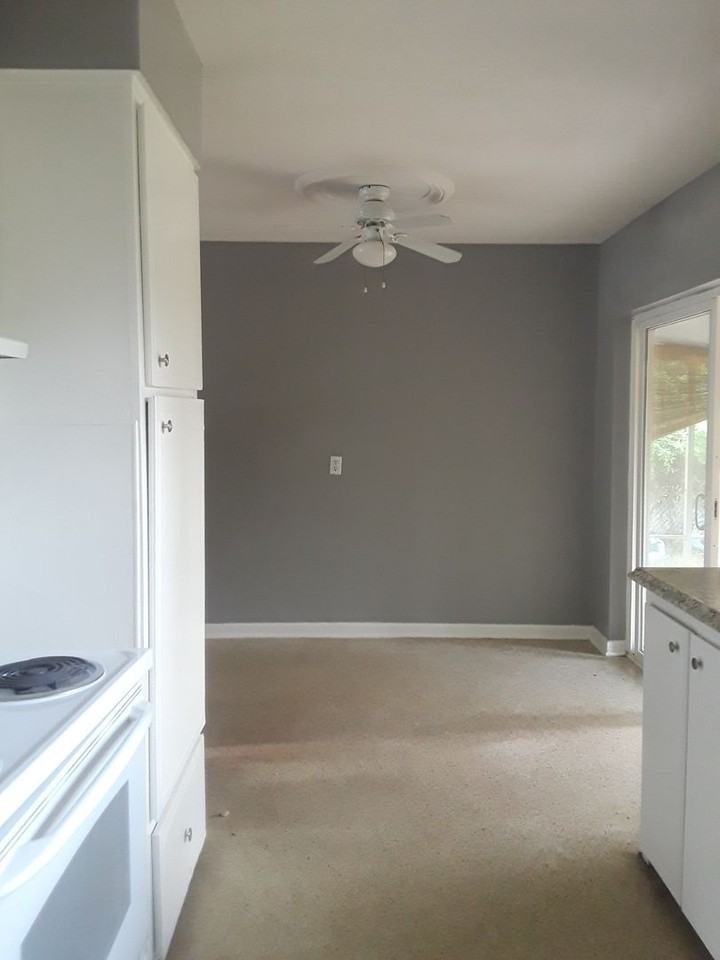 121 E Evans St - Photo 3 of 6