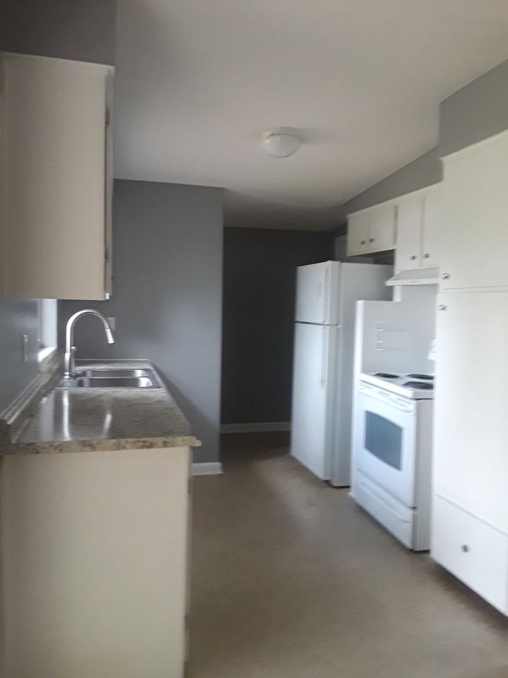 121 E Evans St - Photo 6 of 6