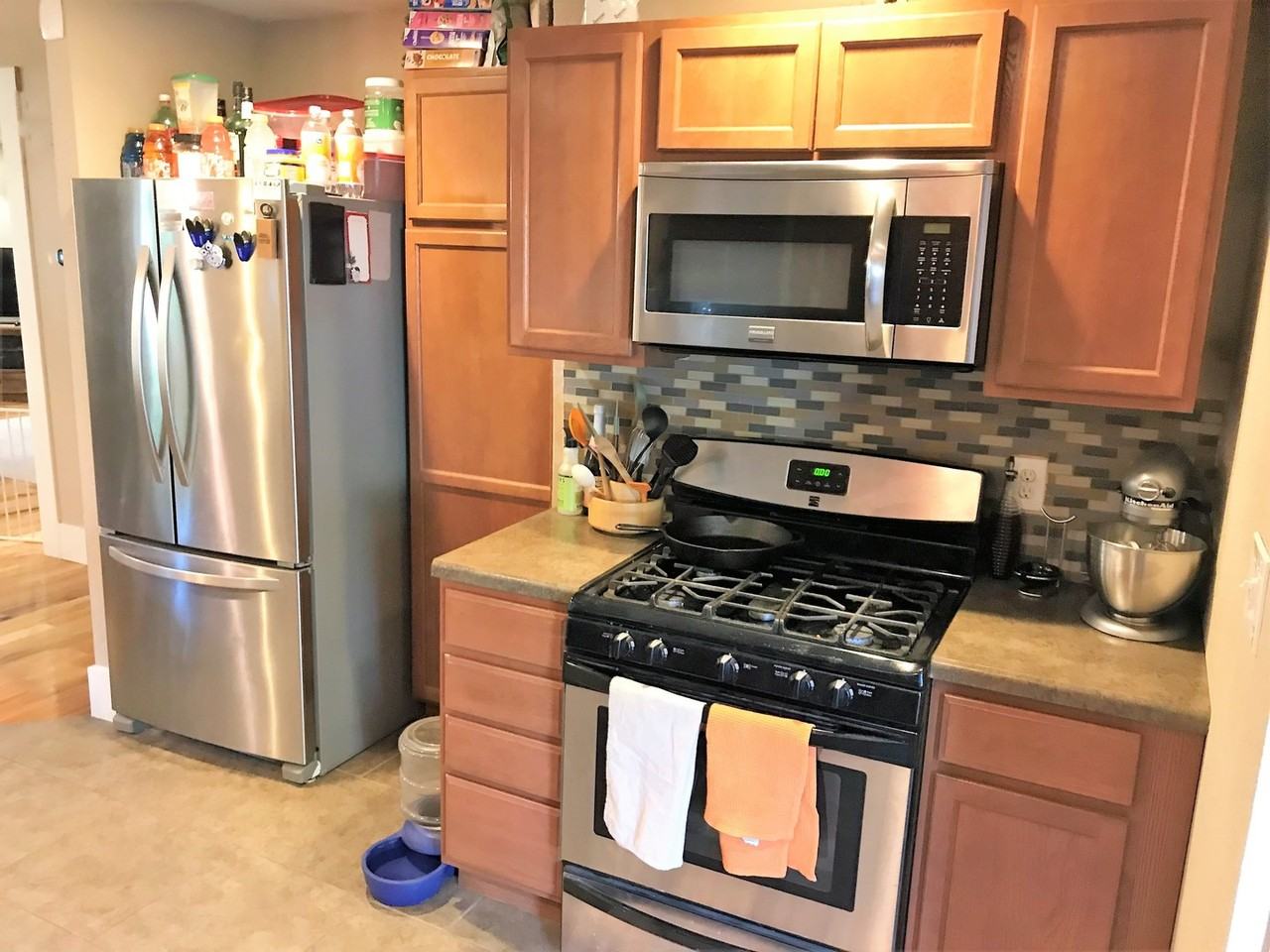 908 Colorado St - Photo 2 of 7