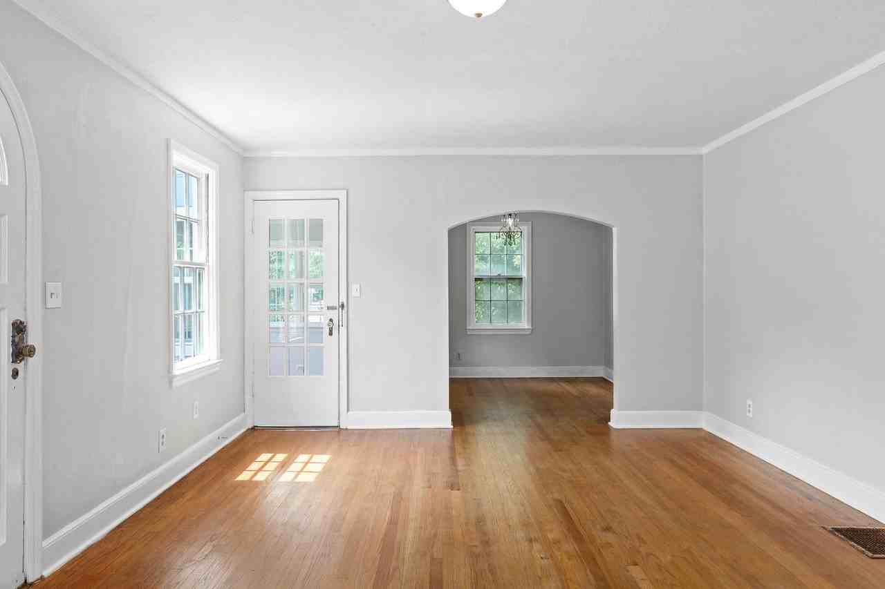 201 S Moore Rd - Photo 3 of 12